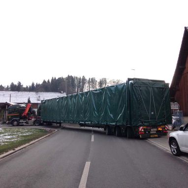 Große Plane für Sondertransport